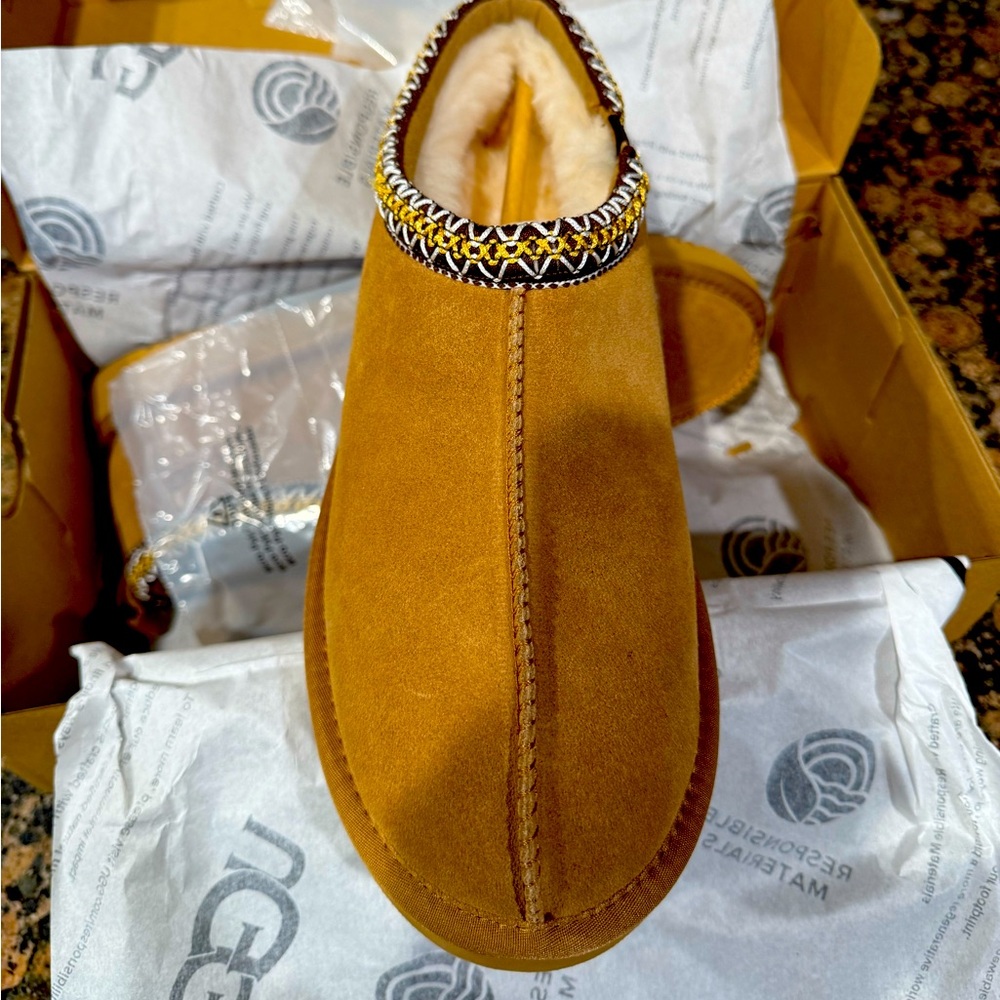 UGG Men’s Tasman chestnut slippers, NEW size 11.